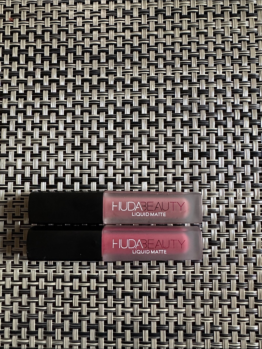 HUDA BEAUTY Liquid Matte Lipstick Duo — Trophy wife & Muse